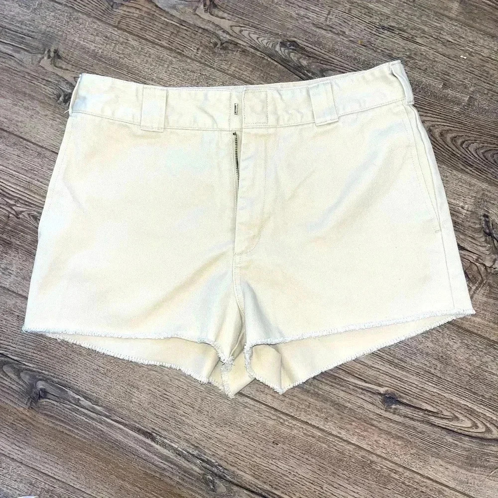 Dickies khaki shorts size 10